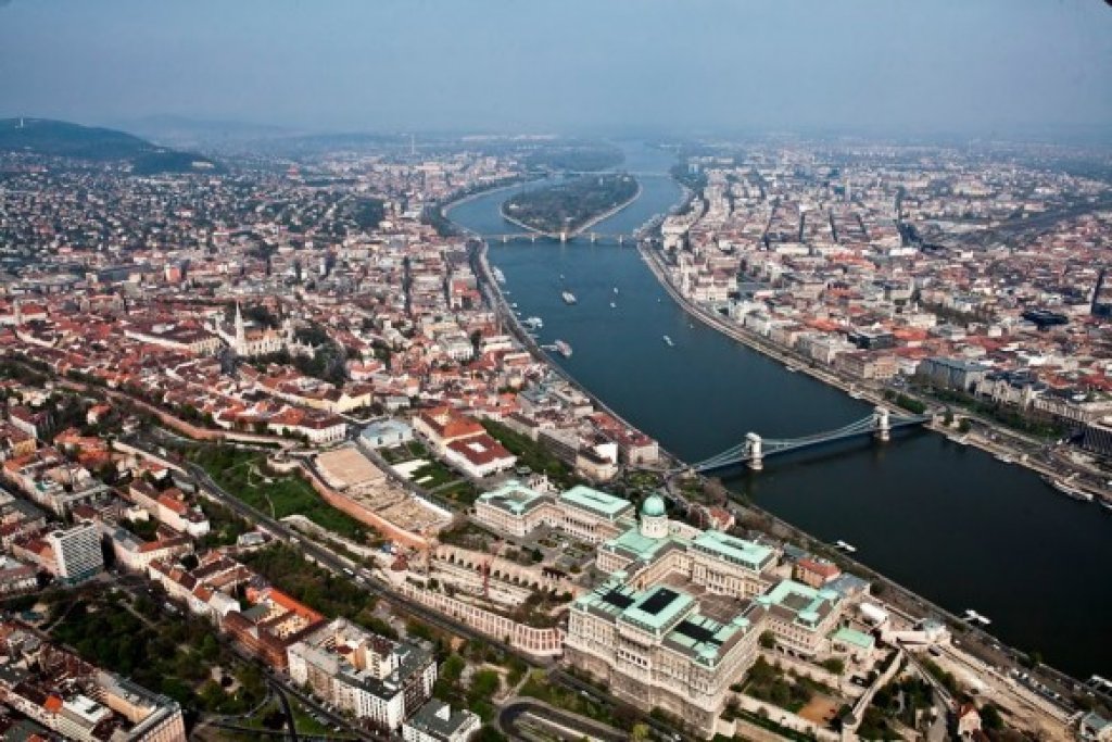 Rundflug über Budapest 