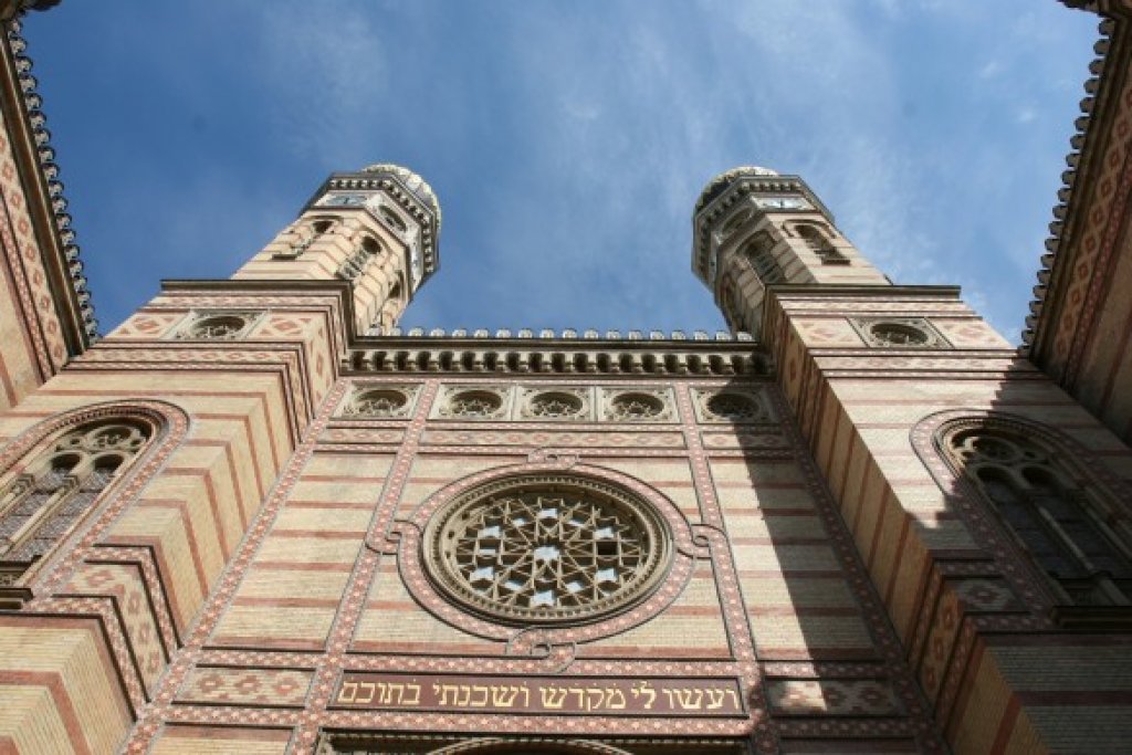 Kurze Jüdische Erbetour mit zwei Synagogen! 