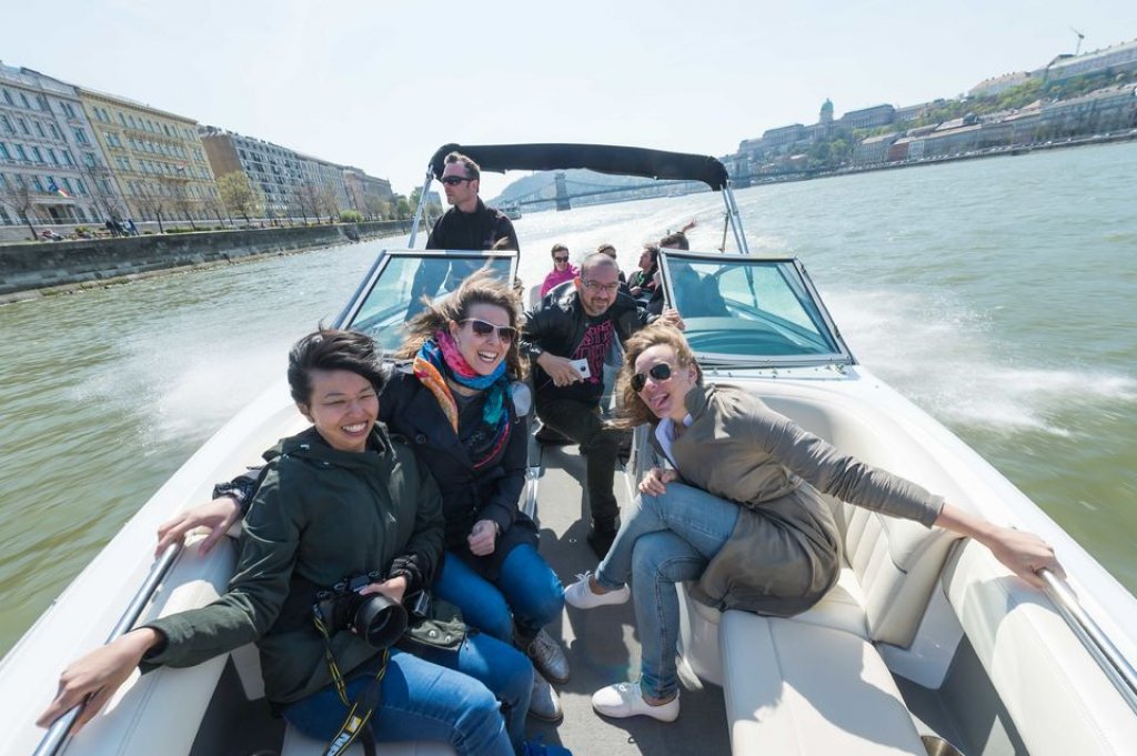Budapest Speed Boat Ride - Crazy Cruise