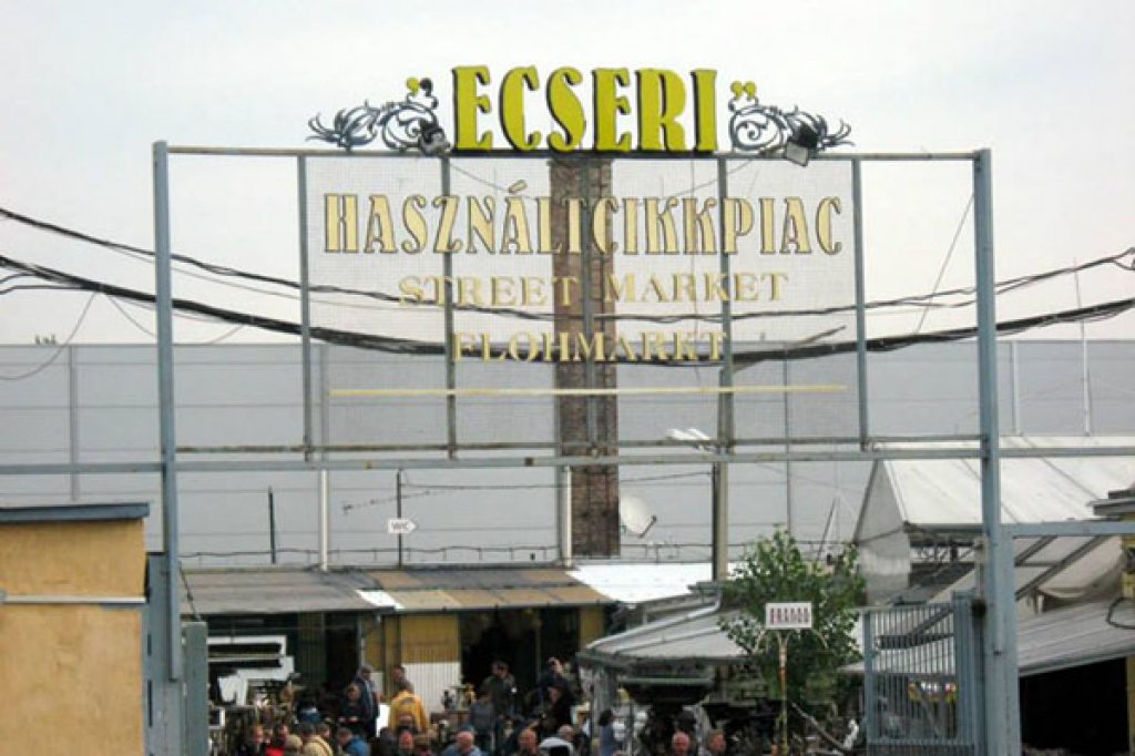 Budapest Grand Ecseri Flea Market Tour